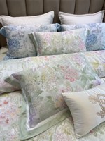 Parure de lit romantique et élégante quatre pièces, imprimé rose, housse de couette douce pour la peau en fibre Aineng et coton Sunshine, pliée, pour la maison et l'hôtel