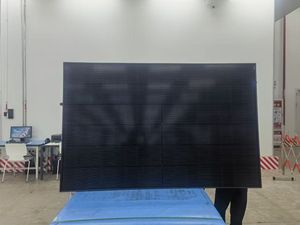 Panneaux solaires JinkoTiger Neo III 48QL6-DB <span class=keywords><strong>Full</strong></span> <span class=keywords><strong>Black</strong></span> pour N-Type HJT 460-485W Haute efficacité 22,02% Garantie 30 ans - Product Image 3