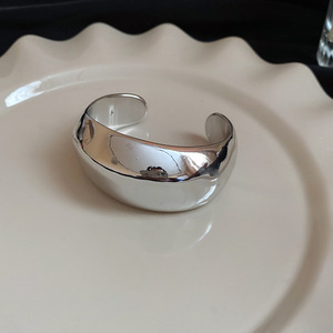 MUXCOR Chunky ABS Material Hochzeits-Schmuck Luxuriöser Modeschmuck für Damen Anlaufgeschützte Armreifen Vergoldeter Legierungsschmuck - Product Image 4