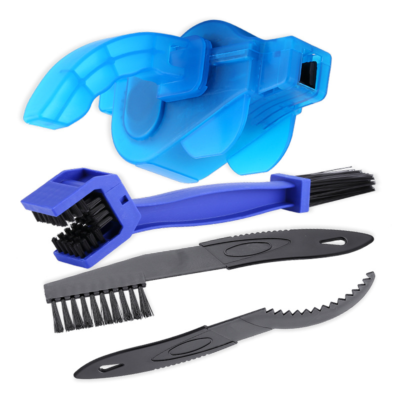 Conjunto azul de cuatro piezas.
