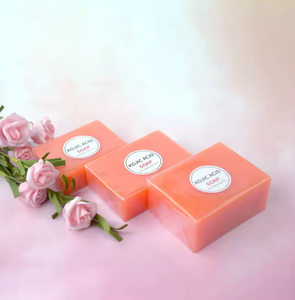 สบู่โคจิกแอซิดแท้ 100% ผลิตด้วยมือ ช่วยให้ผิวขาวใส ลดสิว ผสมกลูต้าไธโอน สำหรับผิวหน้าและผิวกาย ขายส่ง - Product Image 3