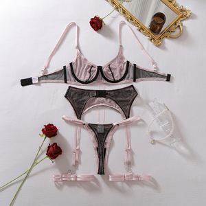 Set Lingerie Wanita Elegan Dierlove OEM Manufacturer, Bra Kawat dengan Tali Kontras, Garter Belt, Thong, Tali Paha yang Dapat Disesuaikan - Product Image 5