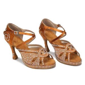 Chaussures <span class=keywords><strong>de</strong></span> <span class=keywords><strong>danse</strong></span> <span class=keywords><strong>latine</strong></span> en <span class=keywords><strong>strass</strong></span> pour femmes avec dessus en satin Talons moyens Performance Tango Jazz Salsa Chaussures <span class=keywords><strong>de</strong></span> <span class=keywords><strong>danse</strong></span> - Product Image 4