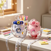 Bouteille d'eau pour enfants 900 ml motif dessin animé mignon, tasse à bec en PC avec paille, compatible lave-vaisselle, revêtement anti-corrosion, protection de l'environnement