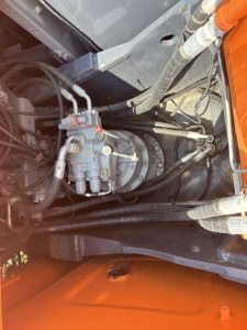 Excavadora HITACHI ZX 210LC 3 usada, horas de trabajo más bajas con componentes principales, incluida la oruga del motor de la bomba del motor - Product Image 6