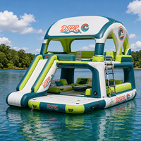 Barge flottante gonflable haut de gamme avec toboggan aquatique, île flottante à 2 niveaux avec auvent pour toutes les utilisations aquatiques