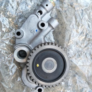 Excavator Engine Spare Part 4M40 4M41 Engine Oil Pump ME201735 4M40 4M41 Water Pump - Product Image 4