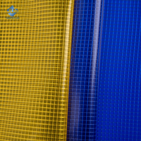 Bâche de rouleau de tissu en plastique à base de maille de polyester enduit de vinyle de PVC de qualité pour la serre Poly Tarp