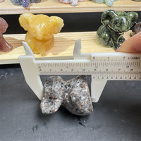 Nouvelle arrivée mélange-matériau cristal naturel artisanat à la main sculpture fraise quartz koala sculpture pour cadeaux de guérison