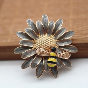 Blazer de mujer, joyería de cristal, esmalte duro, broche de abeja miel con pequeña flor, insignia de diseño, pin de solapa en bolsas - Product Image 4