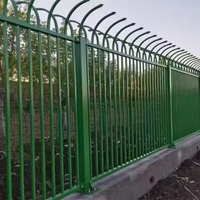 Panneaux de clôture de jardin de 8 pieds pour la sécurité et l'intimité, vente en gros, en acier galvanisé et fer forgé, résistants à la rouille et écologiques, directement de l'usine