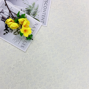 Tessuto in Rete Trasparente con Motivo Floreale Bianco in Poliestere per Tende, Abiti da Donna e Tessuti per la Casa - Product Image 4