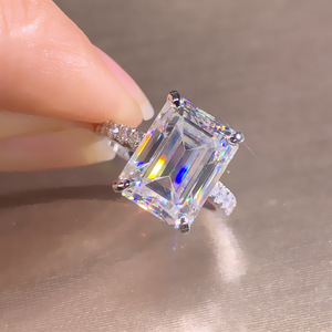 Anello con design quadrato Princess Cut, stile elegante, per donna - Product Image 1