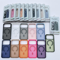 Étui de téléphone magnétique robuste en TPU+PC avec protection d'objectif métallique et finition mate effet givré, design de luxe, emballé, pour iPhone 17 Pro Max