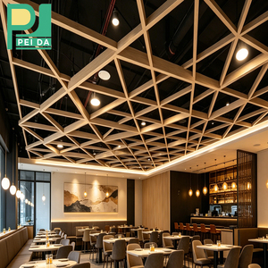 Panneaux de <span class=keywords><strong>plafond</strong></span> suspendus en aluminium <span class=keywords><strong>pour</strong></span> intérieur, imperméables, légers, décoratifs, matériau de construction moderne, design intérieur contemporain - Product Image 3