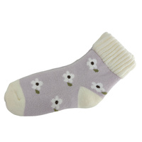 Chaussettes en tricot épais antidérapantes respirantes de haute qualité personnalisées, motif floral jacquard mignon et tendance, chaudes pour femmes, hiver et automne