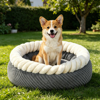 Neues Winter Katzen- & Hundebett: Beruhigendes Donut-Haustierbett aus Plüsch-Kunstfell & Cord mit Rutschfester Unterseite und Höhlendesign