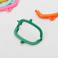 Poignée de sac à main en plastique couleur bonbon pour la couture DIY, fournitures de couture pour sacs et travaux d'aiguille – Vente en gros
