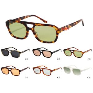 ハイキングウェア