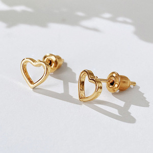 Orecchini coreani minimalisti a forma di cuore cavo, regalo romantico di San Valentino per le donne - Product Image 6