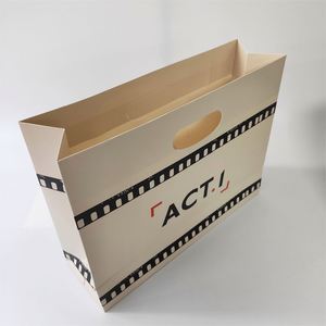 Sacs en papier de luxe pour cadeaux de fête KM, blancs, carrés, pour emballer des bonbons, avec logo personnalisé imprimé, petits sacs cadeaux de remerciement avec poignées - Product Image 3