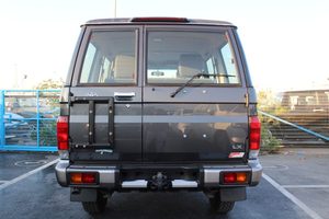 Гладкий и надежный Подержанный TOYOTA <span class=keywords><strong>LANDCRUISER</strong></span> <span class=keywords><strong>70</strong></span> SERIES 4.0L внедорожник 4WD 5 дверей 2023 - Product Image 3