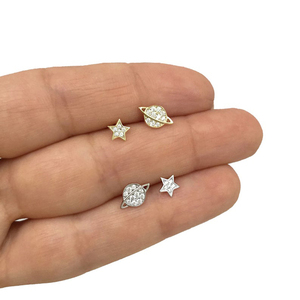 Boucles d'oreilles clous ROXI simples en argent sterling S925 avec étoile et planète serties de diamants pour femmes - Product Image 6