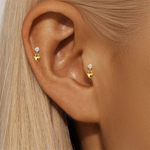 Pendientes de Plata S925 con Borla en Forma de Corazón, Estrella y Luna, Chapados en Oro de 18K - Product Image 2