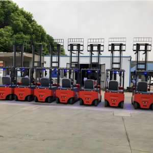 Montacargas Eléctrico Robusto de 2 Toneladas con Batería de Litio, 4WD, Alta Eficiencia, Compacto, Mini Apilador para Pasillos Angostos - Product Image 4