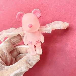 Fascia per capelli da bambina con fiocco in rete rosa e bianco, decorazione a forma di orsetto, stile fatato - Product Image 4