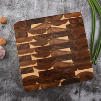 Vente chaude de bonne qualité de style moderne durable 3cm d'épaisseur carré en bois d'acacia planche à découper à grain fin pour hacher le fromage aux fruits