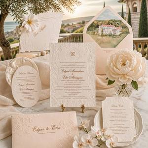 Ensemble de cartes d'invitation de <span class=keywords><strong>mariage</strong></span> personnalisées avec <span class=keywords><strong>enveloppe</strong></span>, motif Riviera française, <span class=keywords><strong>dentelle</strong></span> gaufrée, monogramme E M, et insert villa aquarelle - Product Image 1
