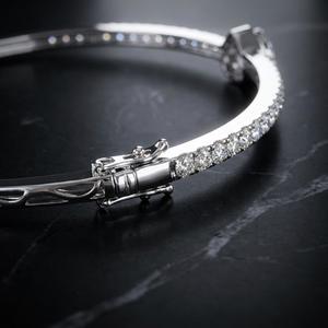 Brazalete Xinfly de Oro Sólido de 18K con Diamante Natural en Forma de Corazón Certificado por GIA de 0.32ct y 1.32ctw, Joyería de Alta Gama para Mujer - Product Image 3