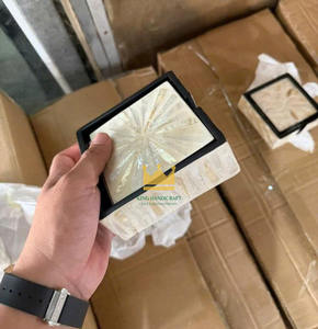 แผ่นรองแก้วทรงสี่เหลี่ยมแบบทนความร้อน ทำจากหวายและเปลือกหอยมุก ราคาถูกจากเวียดนาม เป็นมิตรกับสิ่งแวดล้อม ดีไซน์ทันสมัย ตกแต่งโต๊ะอาหารอย่างสร้างสรรค์ - Product Image 1