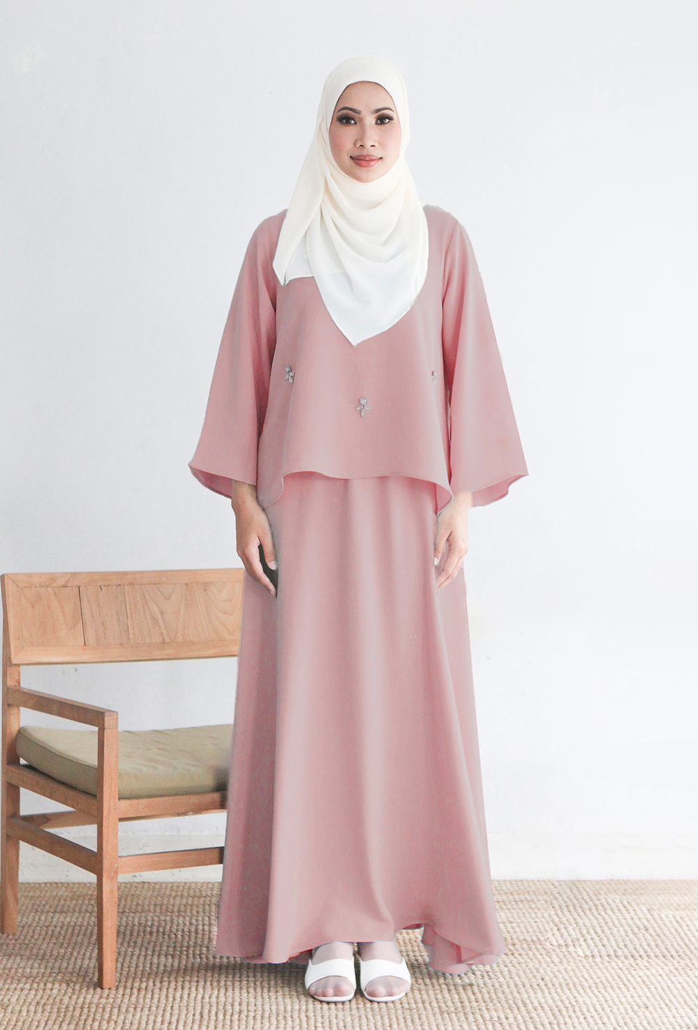 ชมพูอมฝุ่น