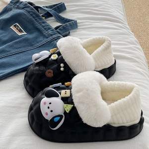 XuanWu A775 Pantoufles pour femmes en peluche style hiver à pétales amovibles, doublure en coton patchwork, pour usage domestique, chaudes, dortoir/salle de classe - Product Image 1