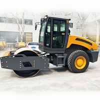 Rouleau vibratoire à un tambour BM6000S Sheepfoot Roller - 10 tonnes, avec moteur et pompe, pour projets de compactage d'asphalte et de sol