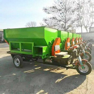 รถผสมอาหารสัตว์แบบเดินหน้าได้ พร้อมเครื่องป้อนอาหาร TMR แบบ Single Auger สำหรับปศุสัตว์ เช่น โค แกะ ม้า ในฟาร์ม - Product Image 5