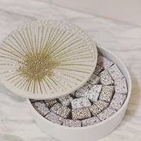 Hands tickerei Schokoladen box Luxus Hochzeit Samt Interieur Ramadan Geburtstags geschenk Runde Holz Papier kuchen Geschenk Dessert Box