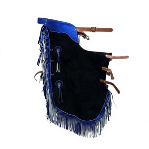Ceinture équestre personnalisée en daim noir et bleu roi métallisé, avec franges bicolores, conchos argentés et rosettes, boucles réglables - Product Image 1