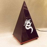 Acryl-LED-Pyramide mit Beleuchtung, Vierseitige Konische Desktop-Leuchtbox-Dekorationen