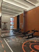 Téléviseur miroir multi-panneaux 4K UHD Android de 43, 55, 65 pouces pour salle de sport et restaurant