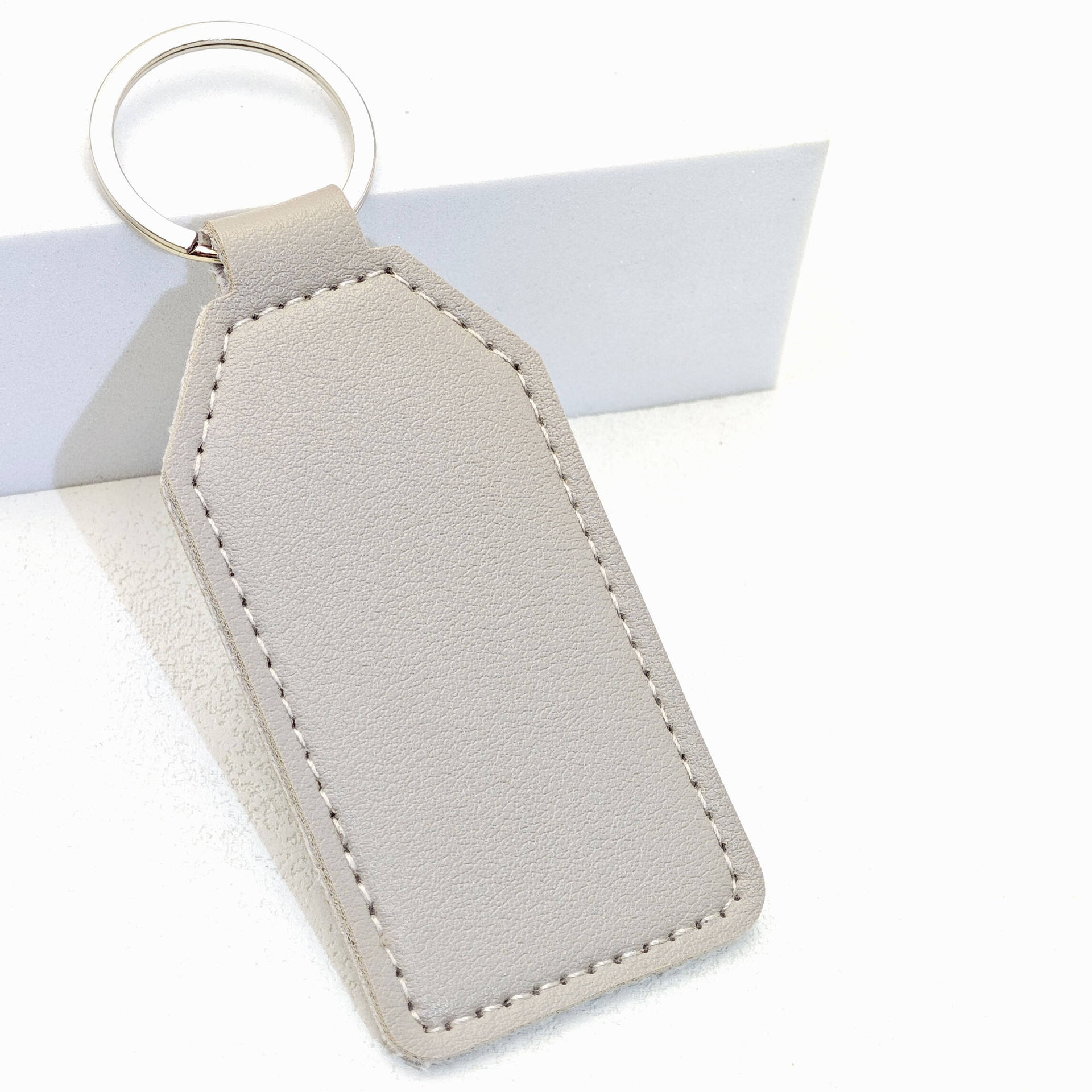 สีเทาอ่อน