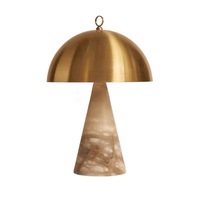 Lampe de table champignon de luxe avec base en marbre naturel et abat-jour en laiton, décoration moderne, lampe de chevet ou de bureau pour la maison, la villa ou l'hôtel