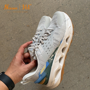 Chaussures de skate en gros pour enfants, neuves en stock, avec appel vidéo en direct pour lots de chaussures - Product Image 1