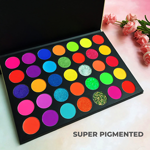 Paleta de Maquillaje Vegano de Alta Pigmentación Personalizable con Sombras de Ojos Mate y Brillantes - Product Image 6