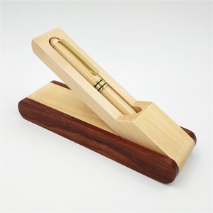 Set Regalo di <span class=keywords><strong>Penne</strong></span> <span class=keywords><strong>in</strong></span> Legno <span class=keywords><strong>Fatte</strong></span> <span class=keywords><strong>a</strong></span> <span class=keywords><strong>Mano</strong></span>, Ecologiche, di Alta Qualità, Lussuose, Personalizzabili con Logo Inciso, Penna <span class=keywords><strong>a</strong></span> Sfera <span class=keywords><strong>in</strong></span> Legno con Astuccio <span class=keywords><strong>in</strong></span> Legno - Product Image 1