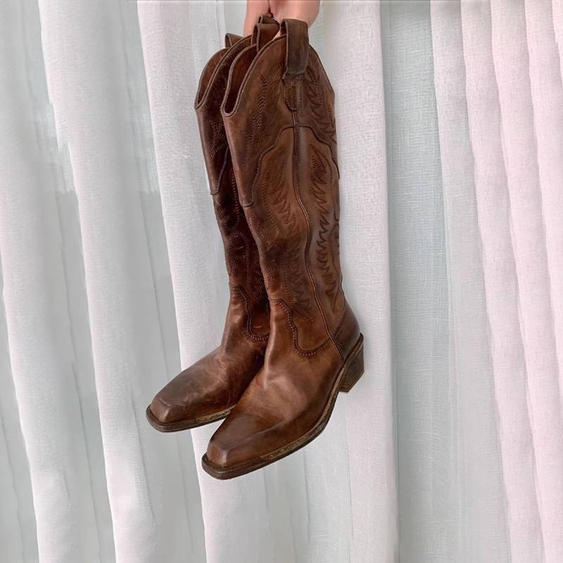 สีน้ำตาล