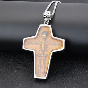 Colgantes de Santa Muerte de Acero Inoxidable 316L, Serie Calavera, Ataúd de Zombi, Colección Única 'La Muerte se Cae' Unisex - Product Image 4