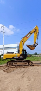 Oferta Especial: Mini Excavadora Usada Sany SY305H de 5 Toneladas con Martillo Rompedor, Ideal para Obras Municipales, Micro Excavadora con Accesorio de Barrena, Certificación CE - Product Image 2